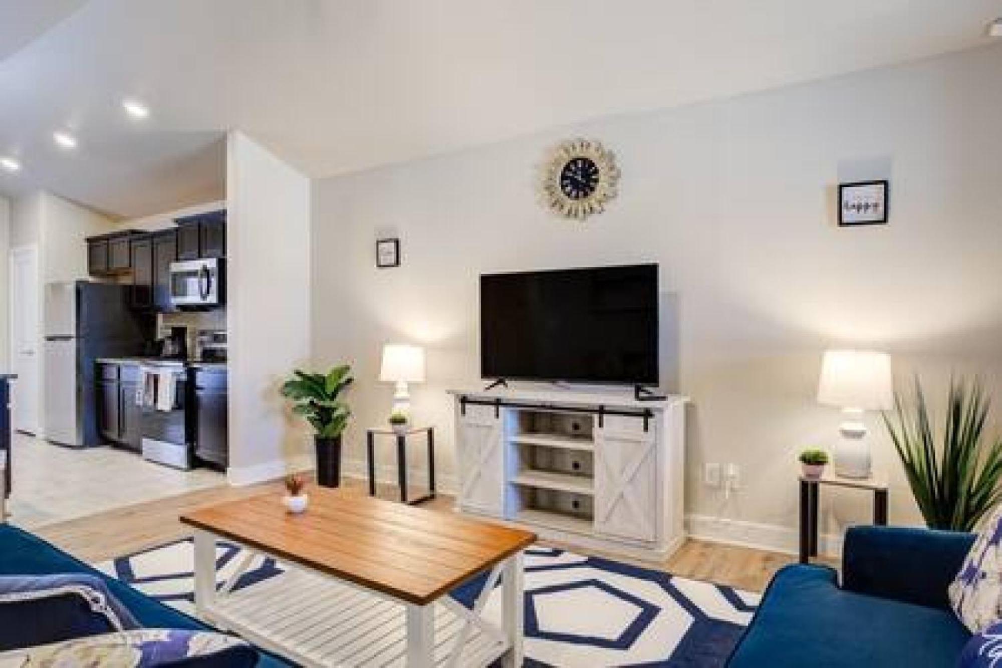 Milano Lodge - Cozy Retreat ลับบ็อก ภายนอก รูปภาพ